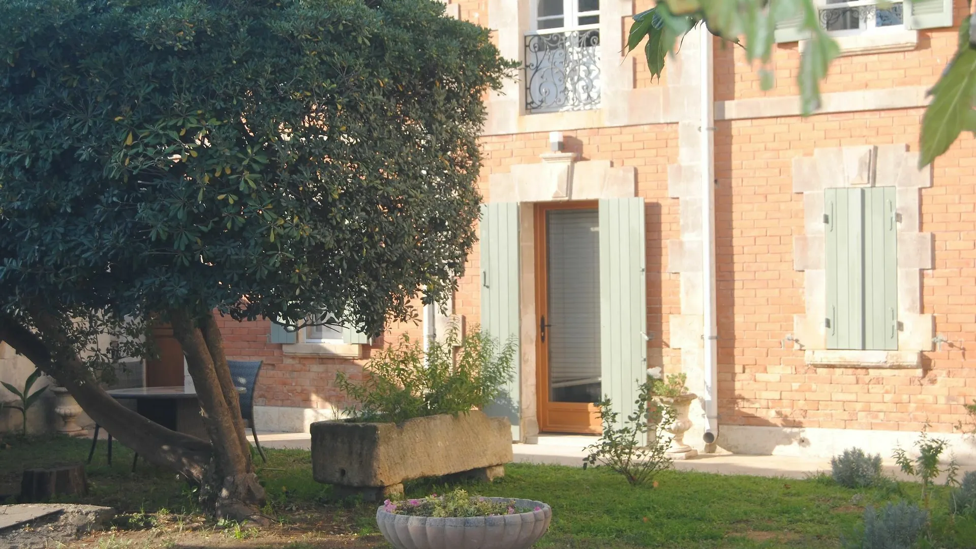 Bed and Breakfast Le Mas Marguerite Αρλ